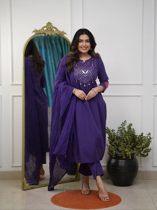 grace in your wardrobe....Look super chic in our easy breezy three piece suit Kurta