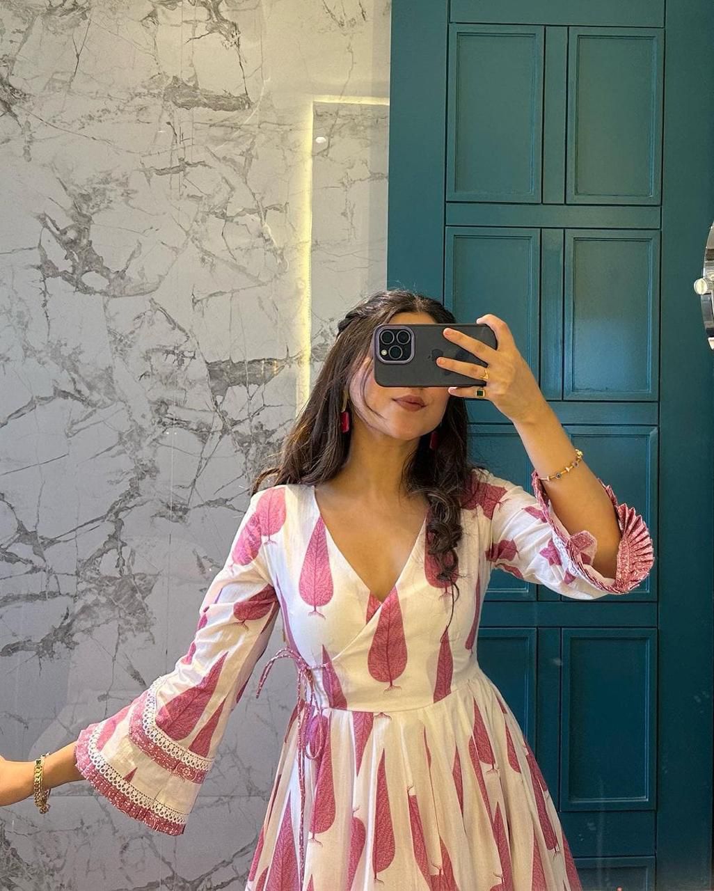 Anarkali kurta set with new style in saganeri  print