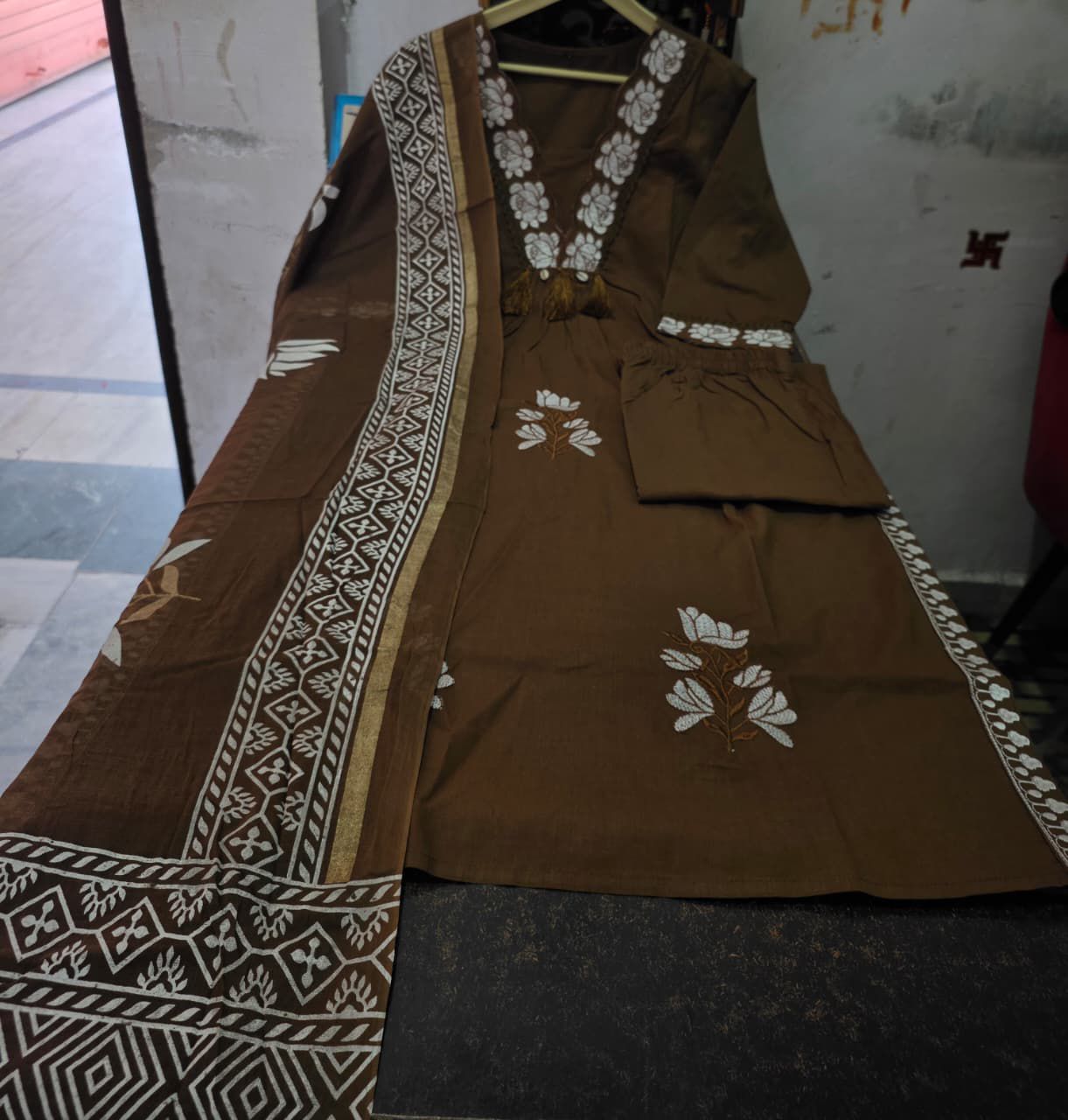 Embroidery Solid Kurti pant & Printed Dupatta