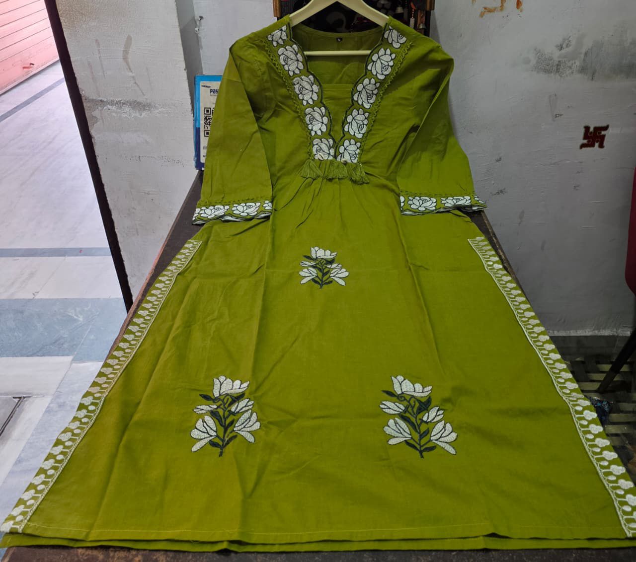 Embroidery Solid Kurti pant & Printed Dupatta