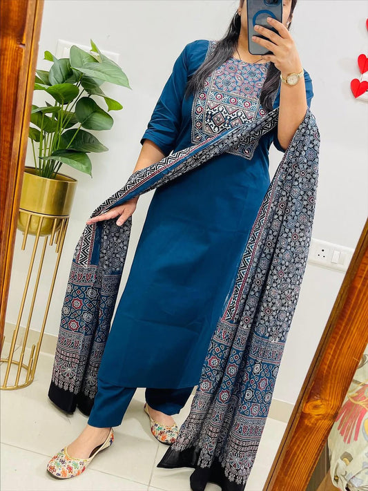Kurti,pant& dupatta set is perfect for the summer season
