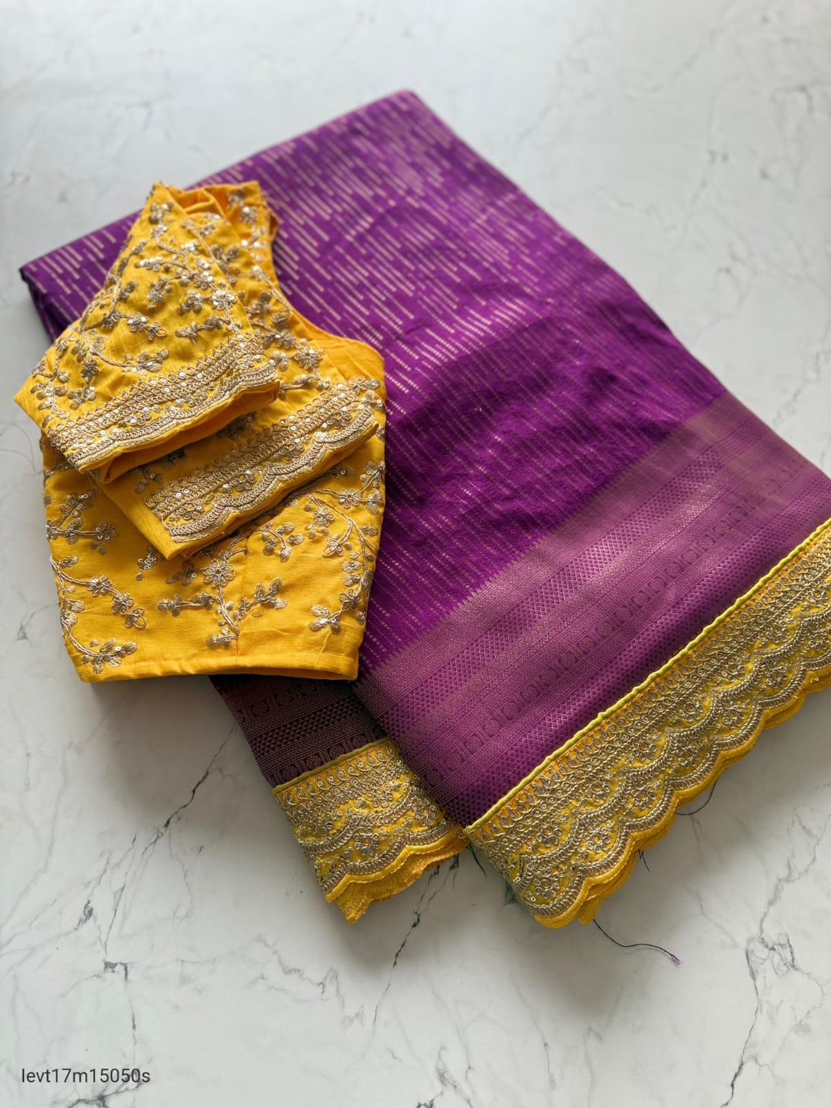 Pure Banarasi Pattu Saree with elegant Weaving Design on all over the saree