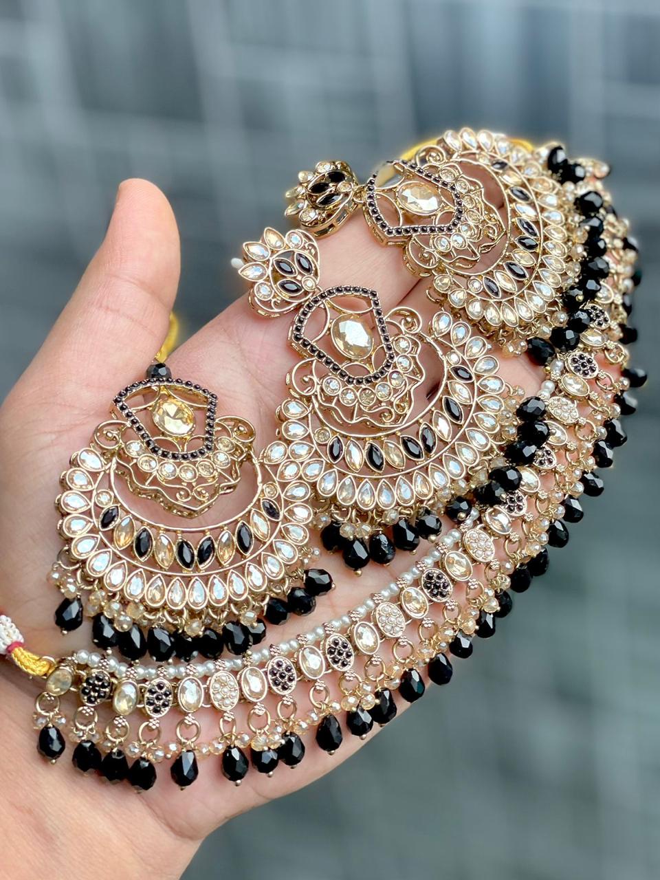 Stone Work Chokker With Beautiful Earrings And Tika