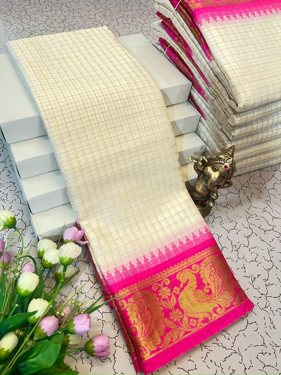 Mercerised Soft silk Saree in Exclusive border Self Checks Pattern design