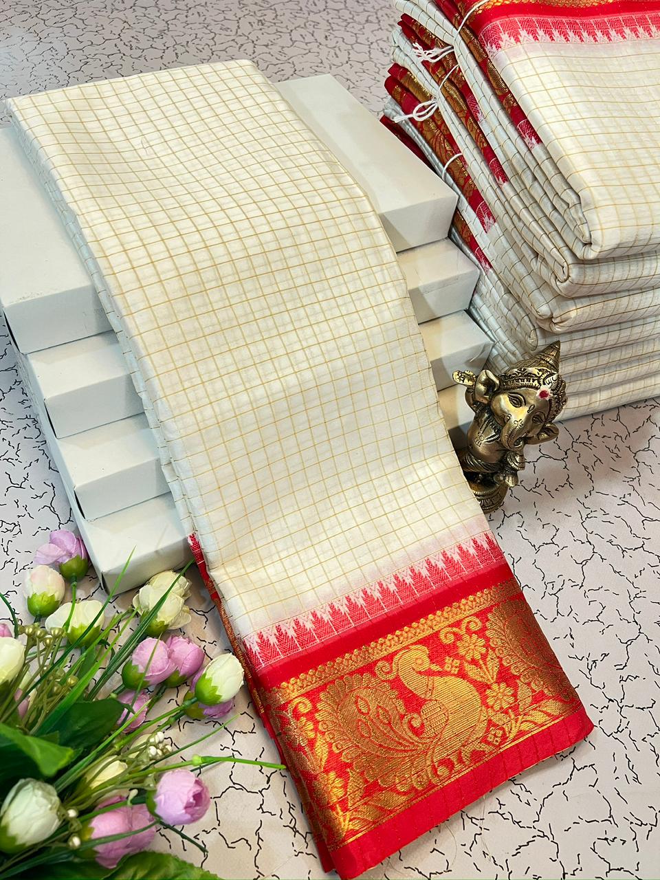 Mercerised Soft silk Saree in Exclusive border Self Checks Pattern design