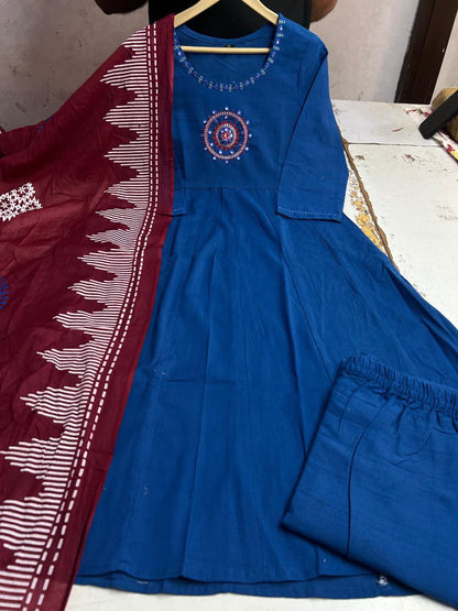 Dazzling Anarkalis with intricate mirror work Kurti