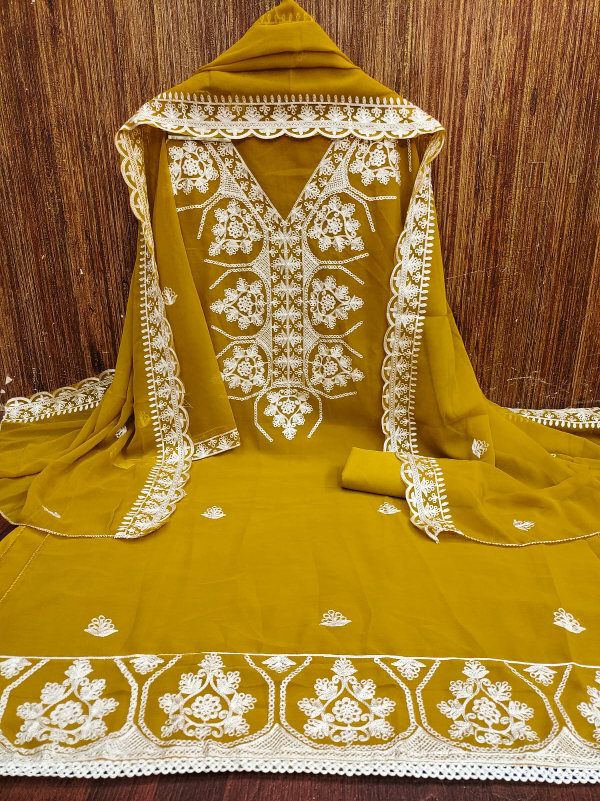 𝕁𝕆ℝ𝕁𝔸𝕋 𝕄𝕌𝕃𝕋𝕀 AARI WORK KURTI