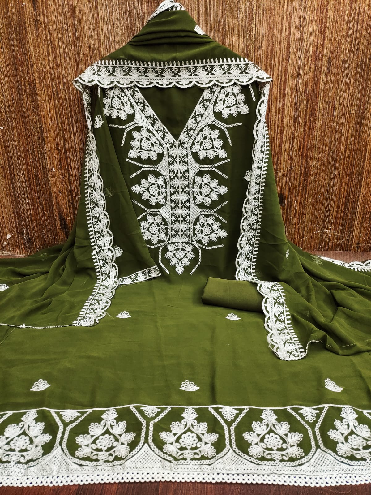 𝕁𝕆ℝ𝕁𝔸𝕋 𝕄𝕌𝕃𝕋𝕀 AARI WORK KURTI