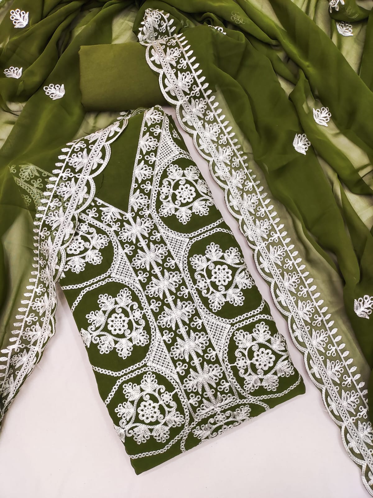 𝕁𝕆ℝ𝕁𝔸𝕋 𝕄𝕌𝕃𝕋𝕀 AARI WORK KURTI