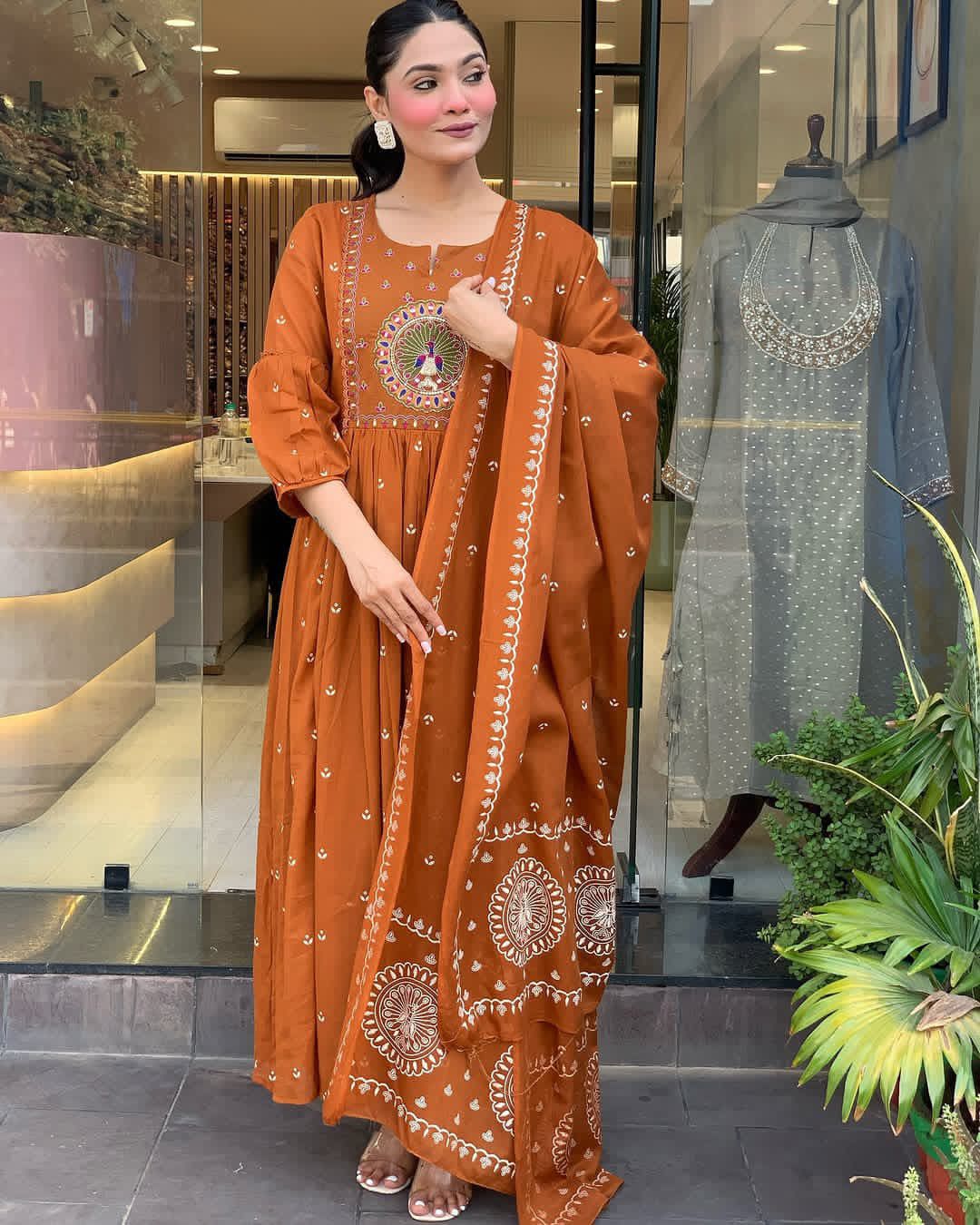 anarkali kurta set with Cotton Pant & Malmal Dupatta with tier pattern.