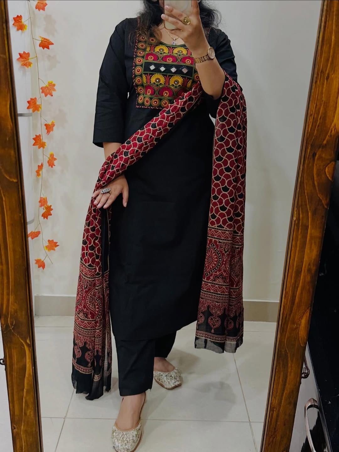 Beautiful Straight kurti pant dupatta set in Premium Rich Dhabu Cotton with original mirror in yoke with thread detailing paired with mulmul cotton dupatta